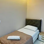 Pazari I Ri: Central Cozy Stay