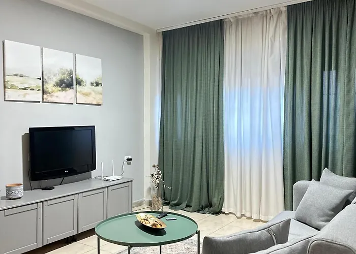 Pazari I Ri: Central Cozy Stay