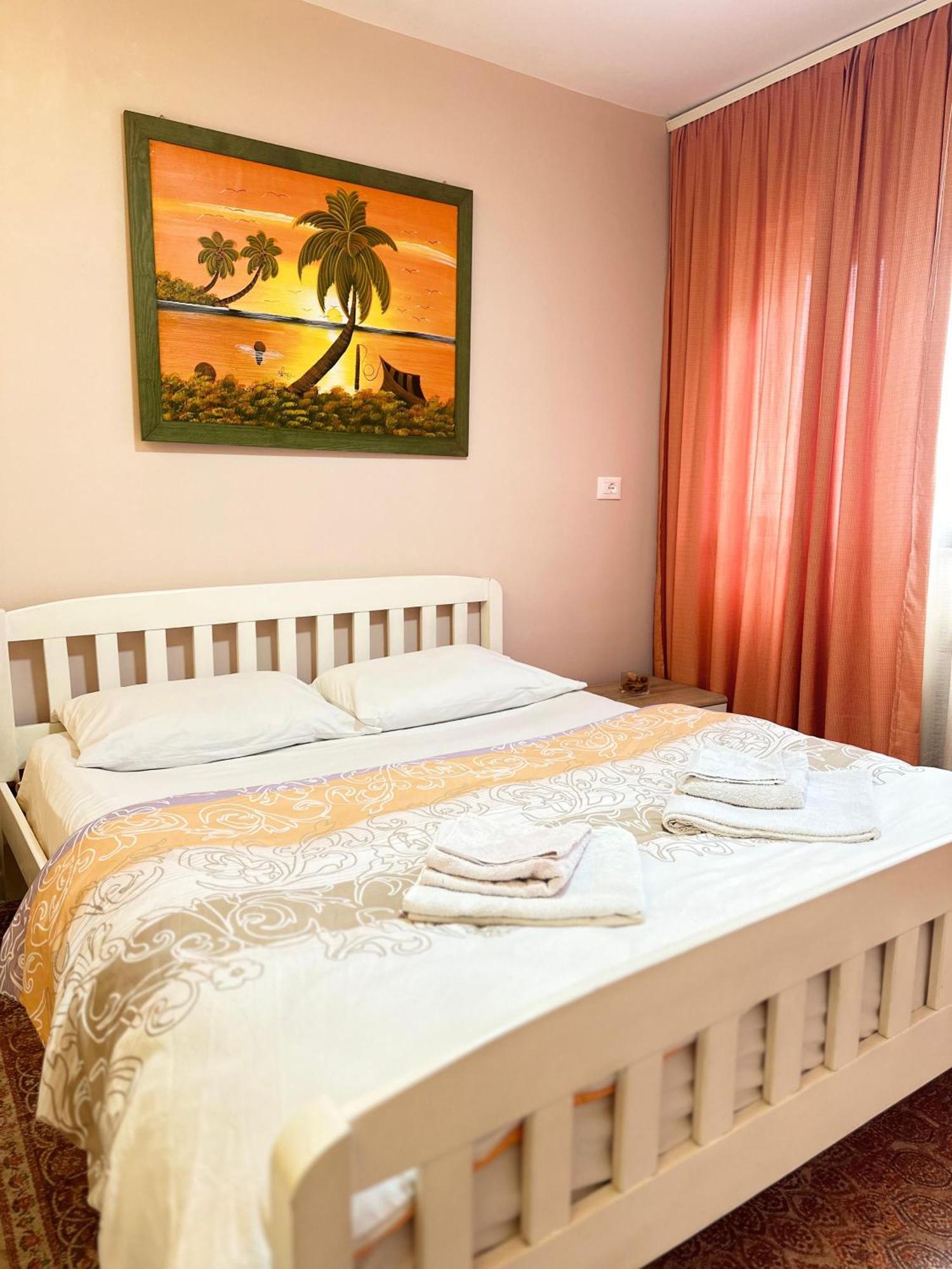 Apartment Pazari I Ri: Cozy Tirana